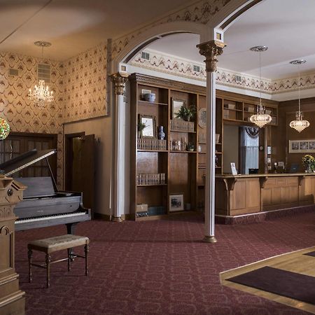 Decker Hotel & Bar Maquoketa Bagian luar foto