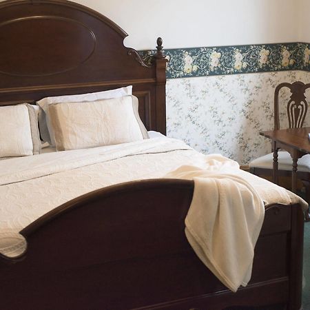 Decker Hotel & Bar Maquoketa Bagian luar foto